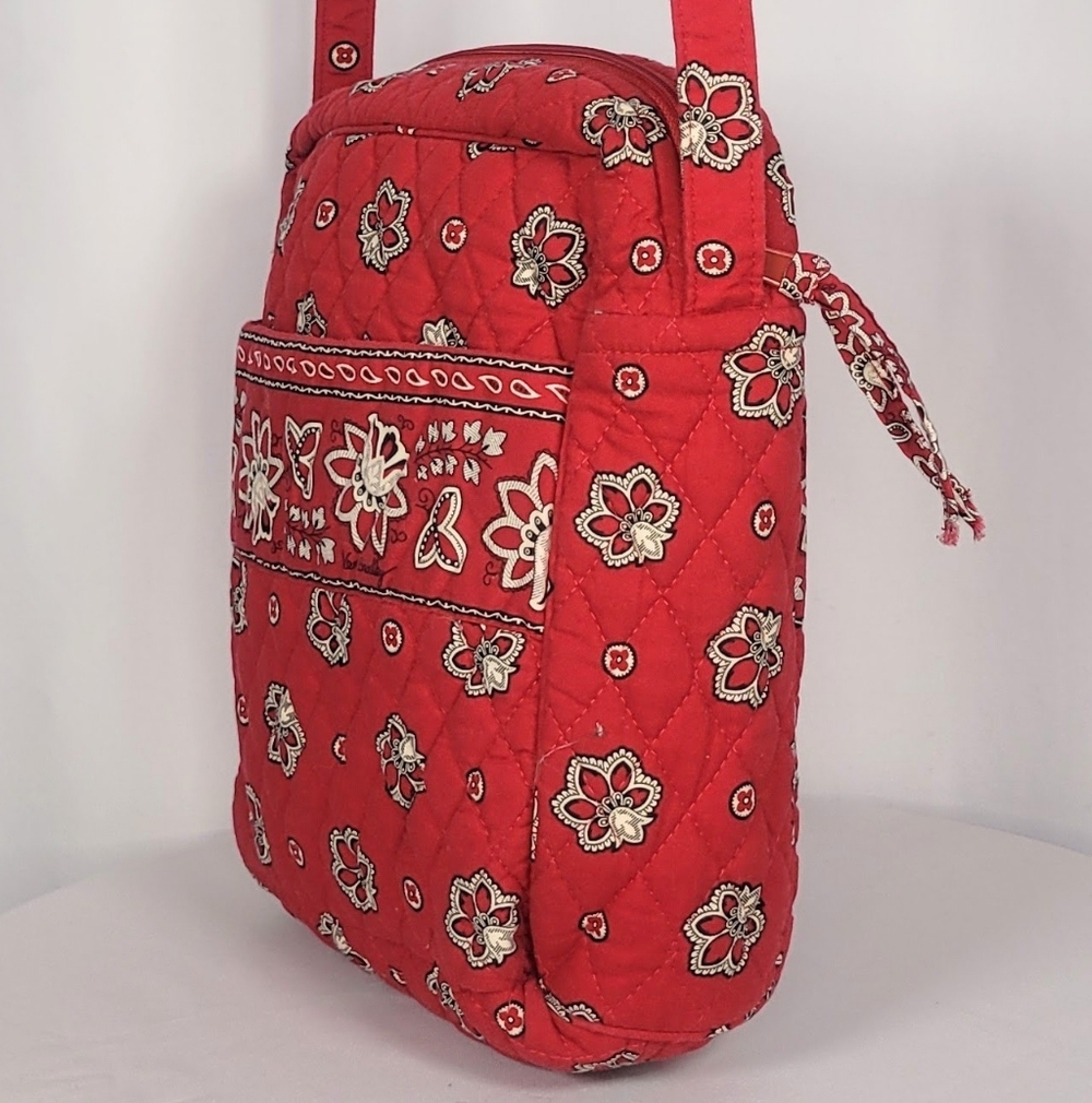 👜 Vera Bradley Red Quilted Floral Crossbody Vintage Style Cotton Shoulder Bag - Picture 5 of 9